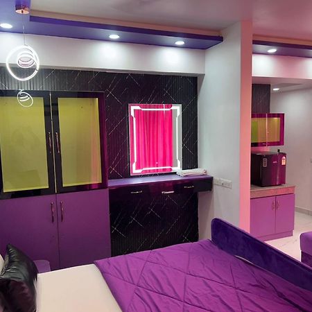 Dolphin Inn & Suites Manhattan Lucknow Zewnętrze zdjęcie