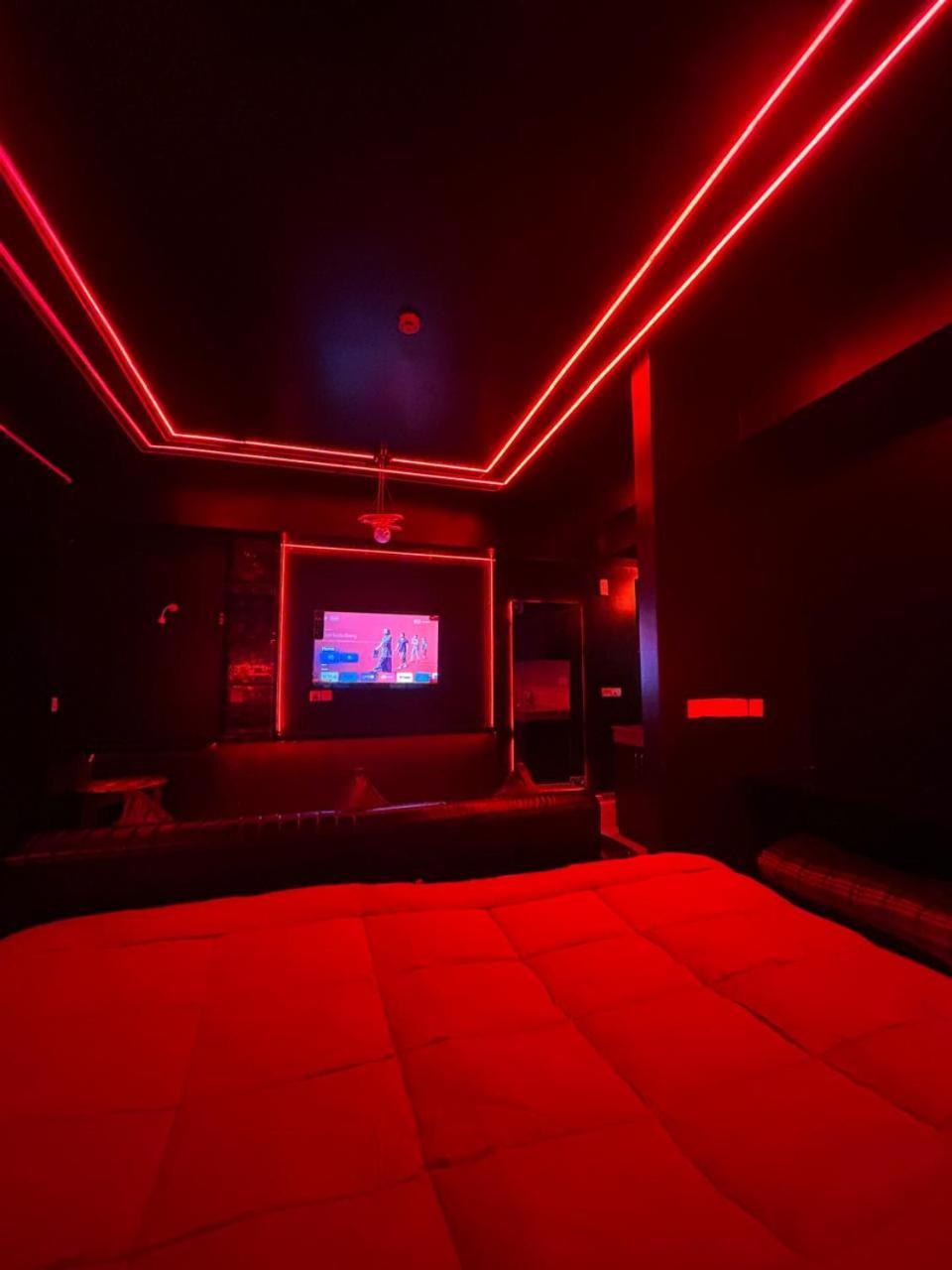 Dolphin Inn & Suites Manhattan Lucknow Zewnętrze zdjęcie