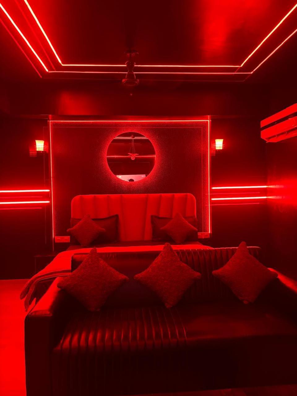Dolphin Inn & Suites Manhattan Lucknow Zewnętrze zdjęcie
