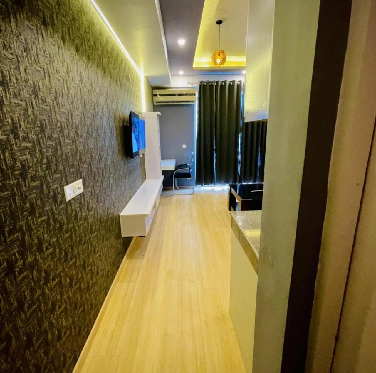 Dolphin Inn & Suites Manhattan Lucknow Zewnętrze zdjęcie