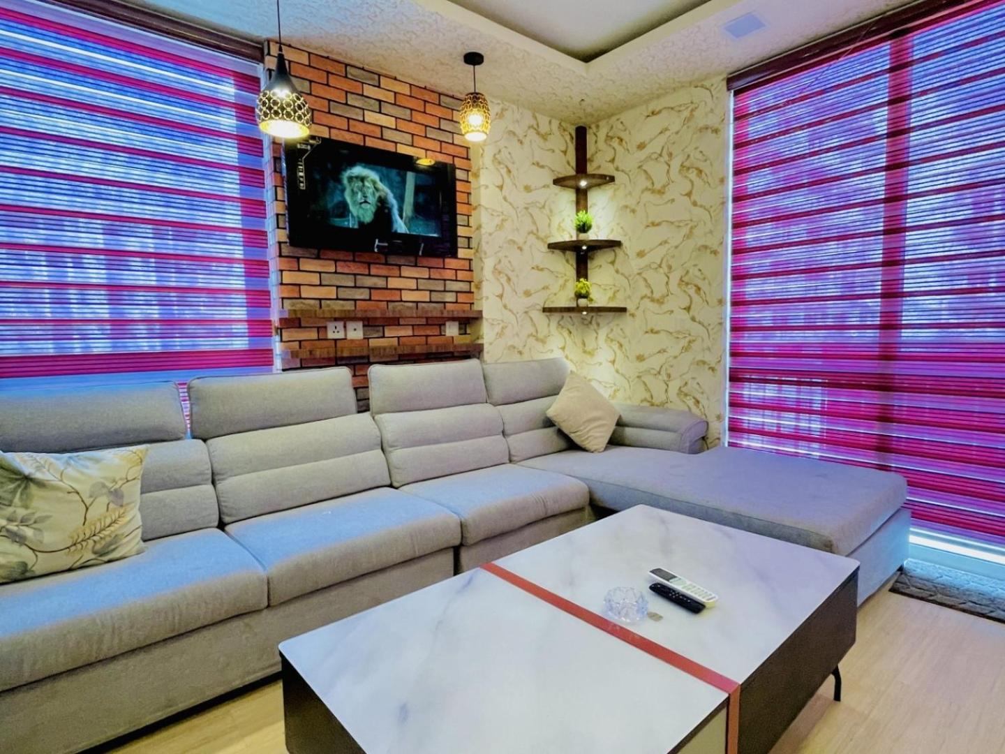 Dolphin Inn & Suites Manhattan Lucknow Zewnętrze zdjęcie