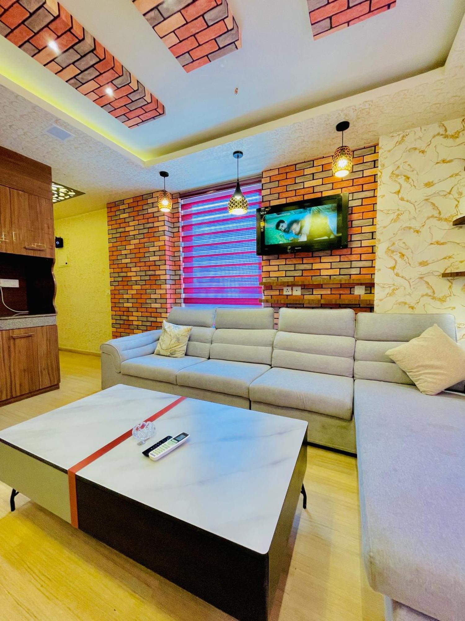 Dolphin Inn & Suites Manhattan Lucknow Zewnętrze zdjęcie